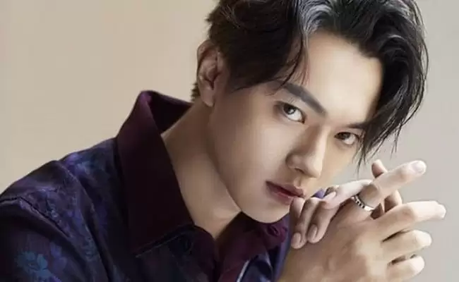 Xu Kai Yeni Kız Arkadaşıyla Otele Girerken Yakalandı