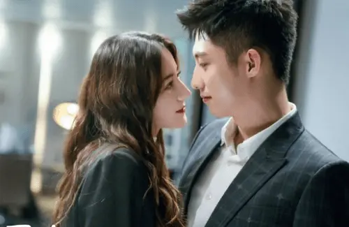 Dilruba Dilmurat, Johnny Huang’ın Doğum Günü’nü Kutladığı İddiasıyla Öfkeleniyor